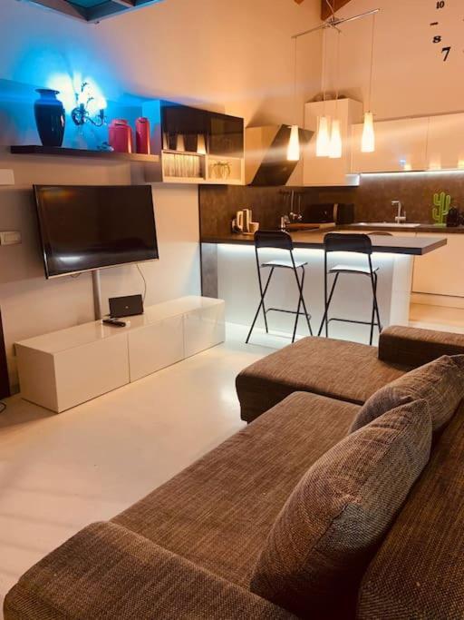 Benvenuti In Casa Peluca! Apartment Mestre Luaran gambar
