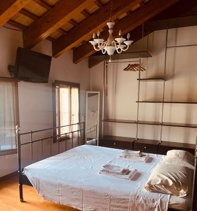 Benvenuti In Casa Peluca! Apartment Mestre Luaran gambar